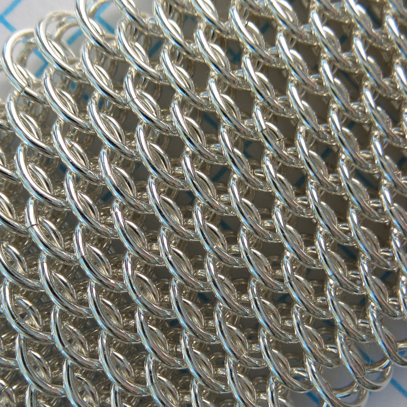 Dragonscale chainmaille inchpack