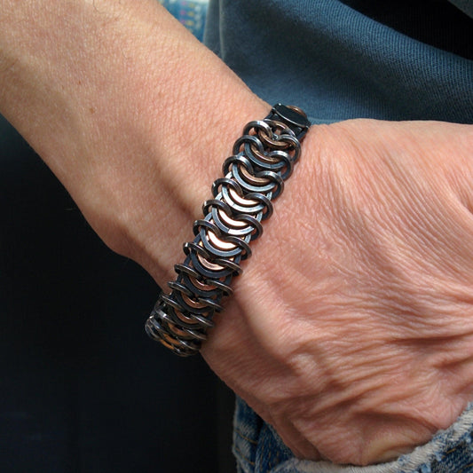Vertebrae chainmaille inchpack