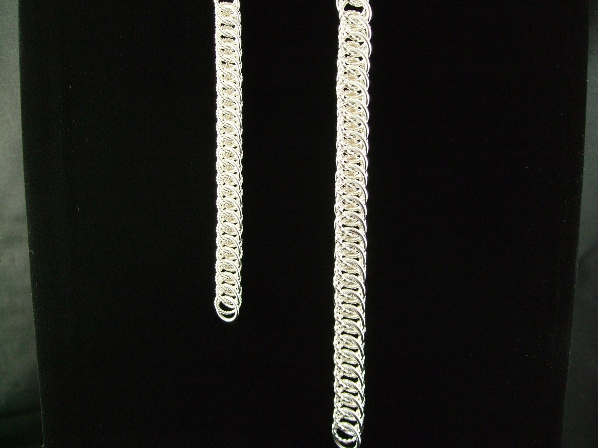 Half Persian 4-in-1 bracelet kit, finished bracelet on stand