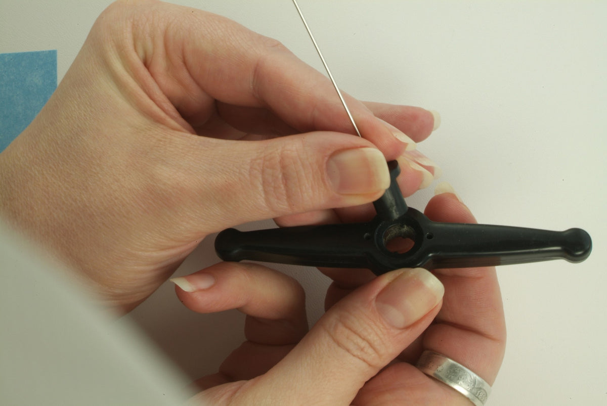 Hand Coiling Set, coiling wire on the hand coiler