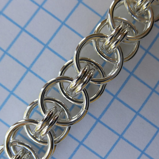 Sterling silver Parallel Chain (Helm Chain) in round rings on graph paper