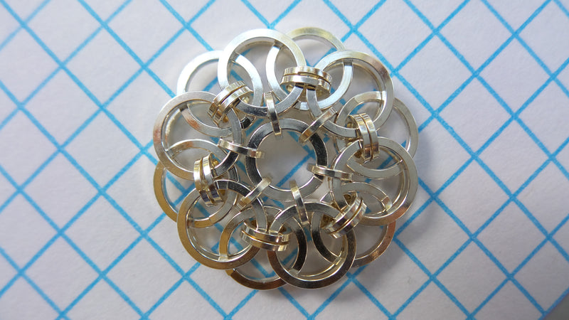 Wallflowers in square rings, photo 13